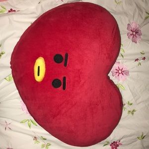Bt21 Tata fake pillow‼️‼️‼️‼️Sold‼️‼️‼️